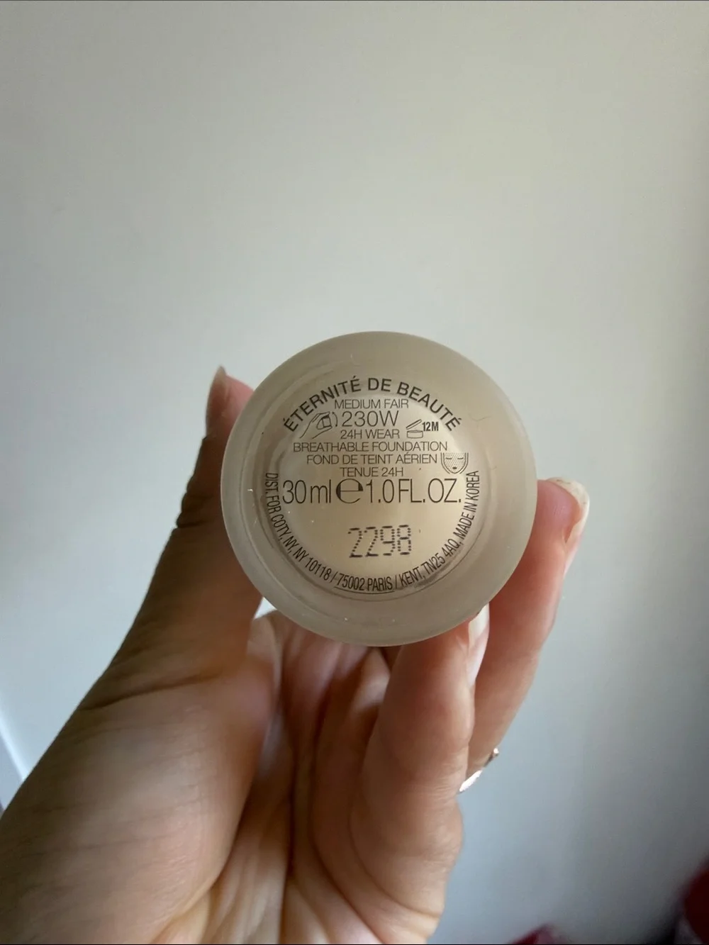 GUCCI BREATHABLE FOUNDATION LUMNOUS MATTE FINISH Medium Fair 230W